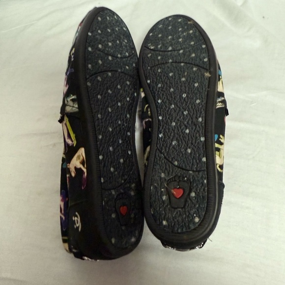 BOBS from Skechers Black Flats with Vibrant Dog Pattern - Picture 4 of 10